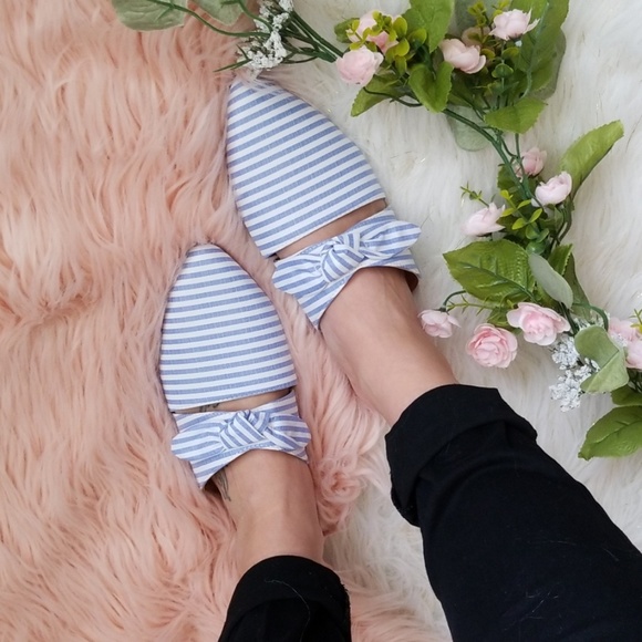 The Posh Panda Shoes - ⚡FLASH SALE! 🎉HP🎉Blue & White Striped Bow Mules